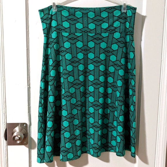 LuLaRoe plus size 2XL skirt